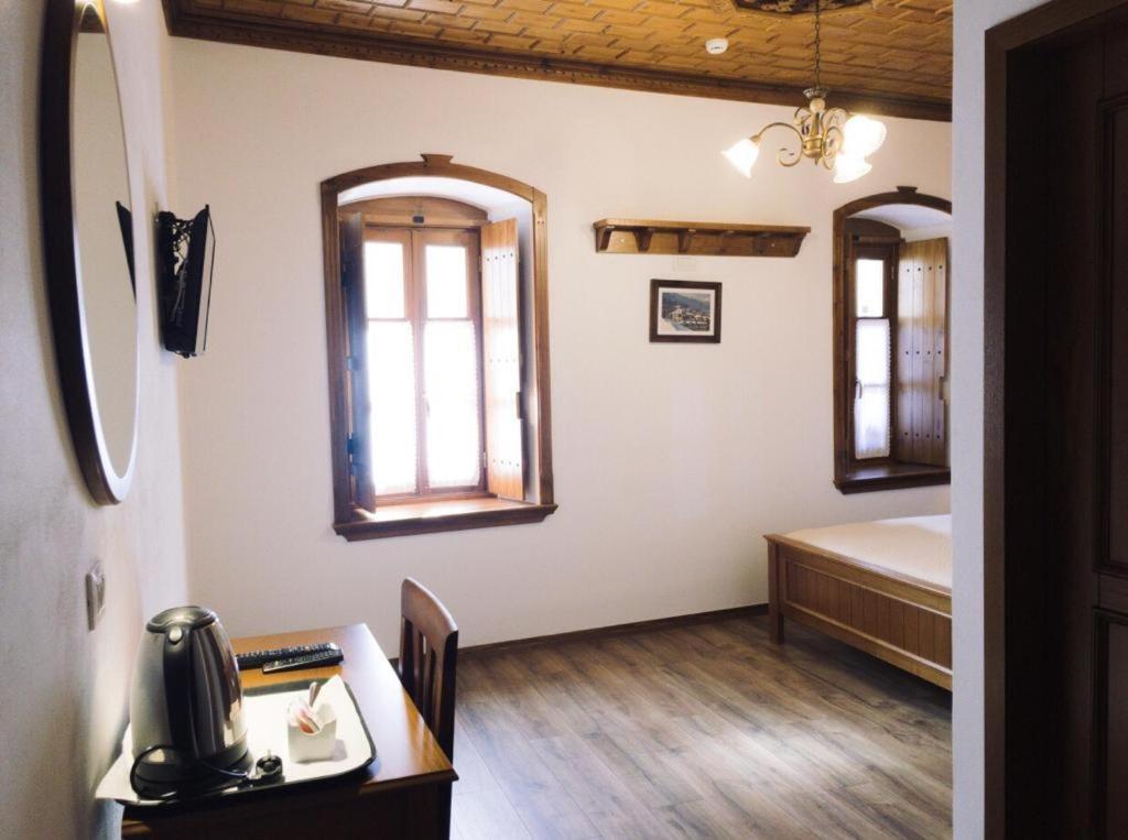 Argjiro Traditional Gjirokastër Exteriör bild